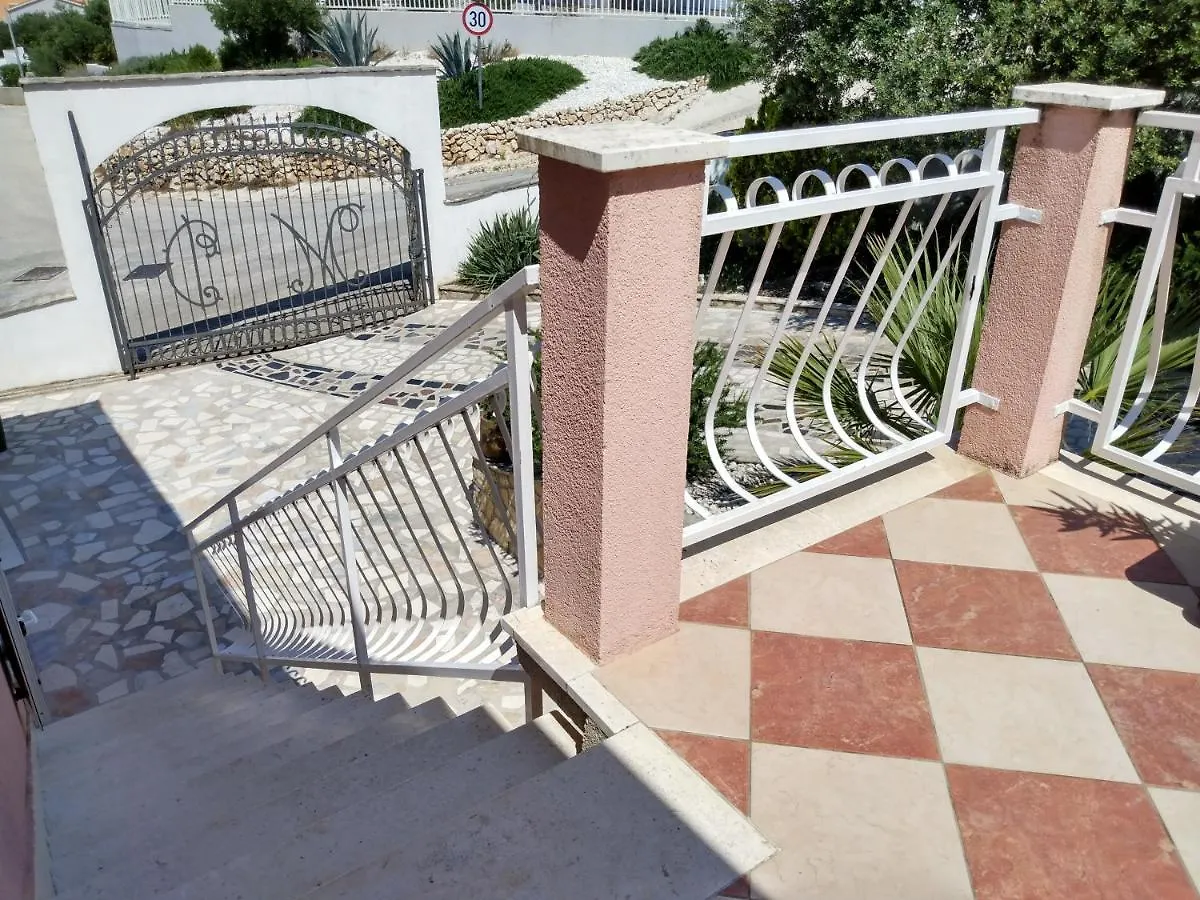 Villa Grande Vista - Spacious 3 Bedroom Apartment With Large Terrace And Fantastic Sea View Trogir