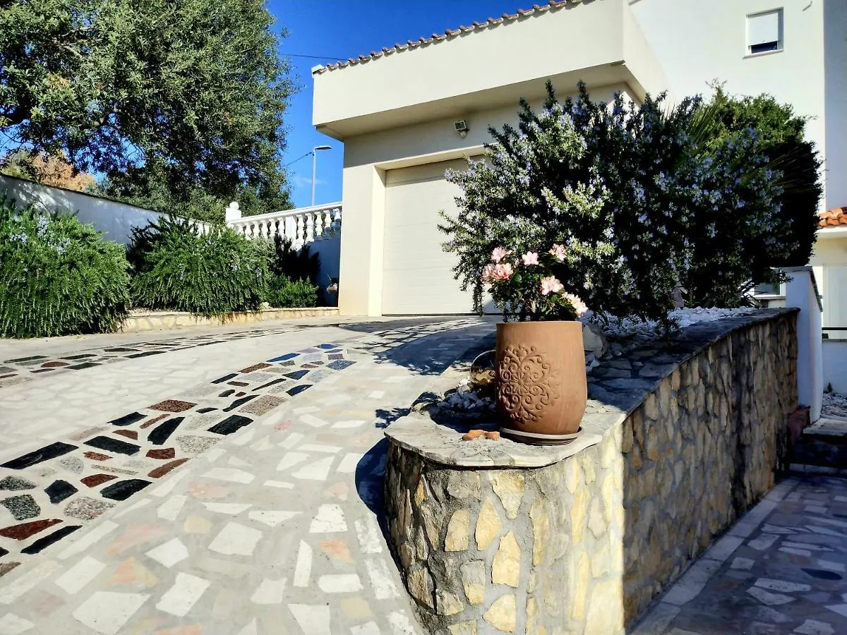 Villa Grande Vista - Spacious 3 Bedroom Apartment With Large Terrace And Fantastic Sea View Trogir 0*,  Croatia