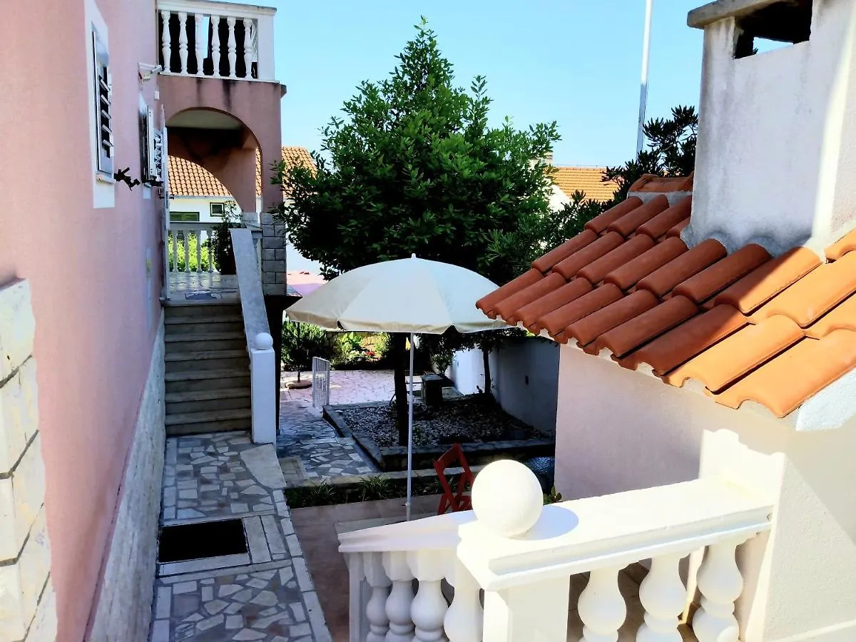 Villa Grande Vista - Spacious 3 Bedroom Apartment With Large Terrace And Fantastic Sea View Trogir Croatia