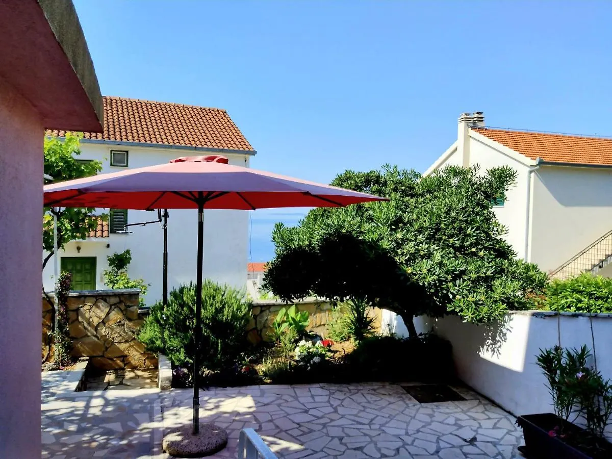 Villa Grande Vista - Spacious 3 Bedroom Apartment With Large Terrace And Fantastic Sea View Trogir
