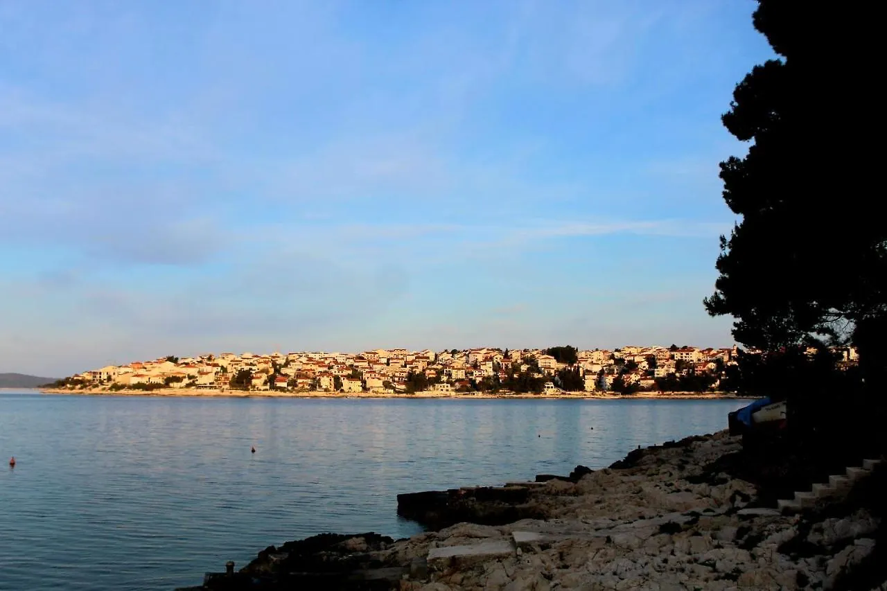 Villa Grande Vista - Spacious 3 Bedroom Apartment With Large Terrace And Fantastic Sea View Trogir