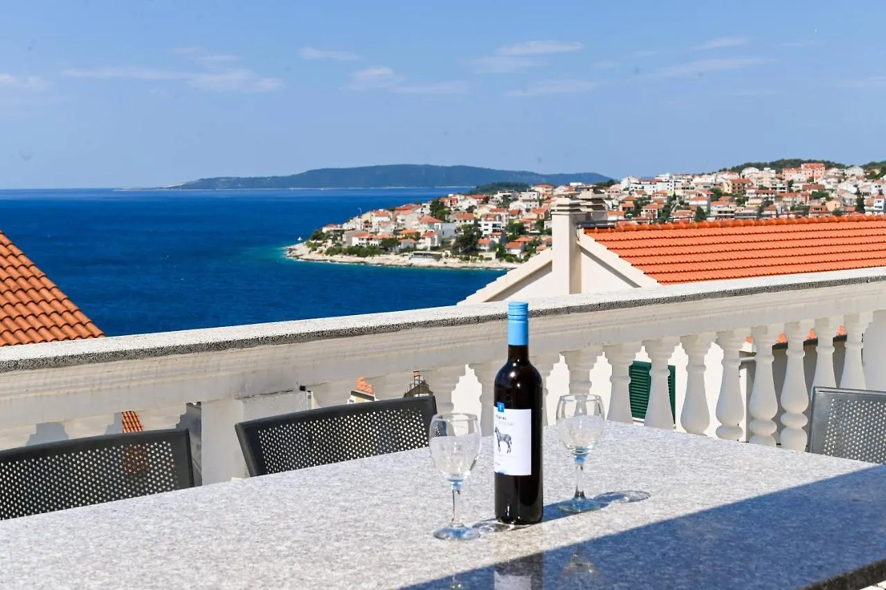 Villa Grande Vista - Spacious 3 Bedroom Apartment With Large Terrace And Fantastic Sea View contacts