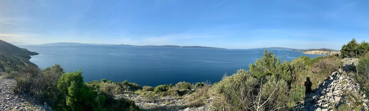 Villa Grande Vista - Spacious 3 Bedroom Apartment With Large Terrace And Fantastic Sea View Trogir