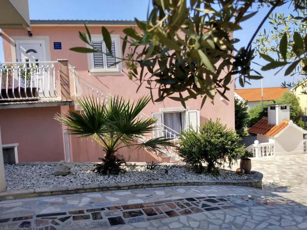 Villa Grande Vista - Spacious 3 Bedroom Apartment With Large Terrace And Fantastic Sea View Trogir 0*,