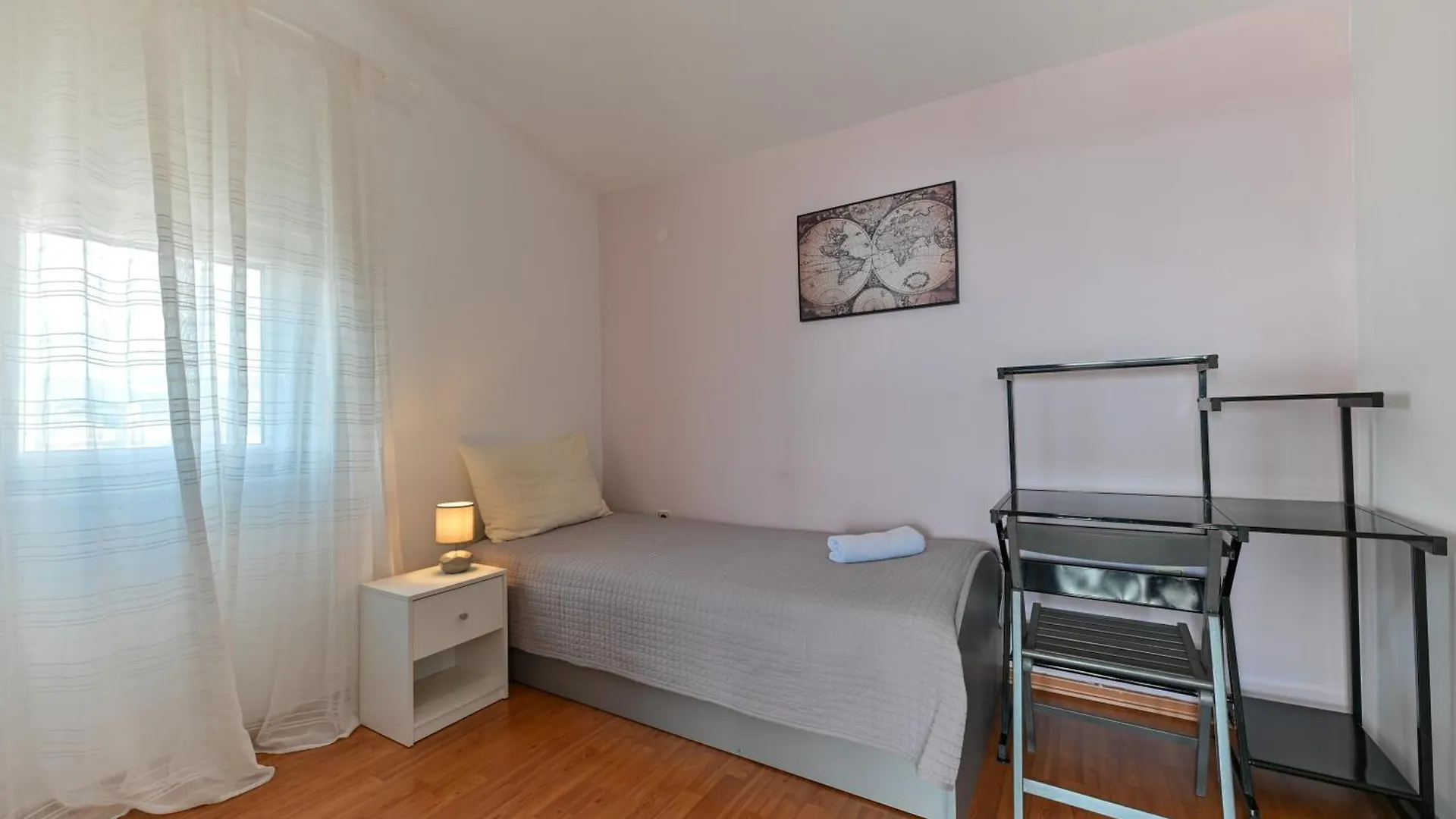 Villa Grande Vista - Spacious 3 Bedroom Apartment With Large Terrace And Fantastic Sea View Trogir Croatia