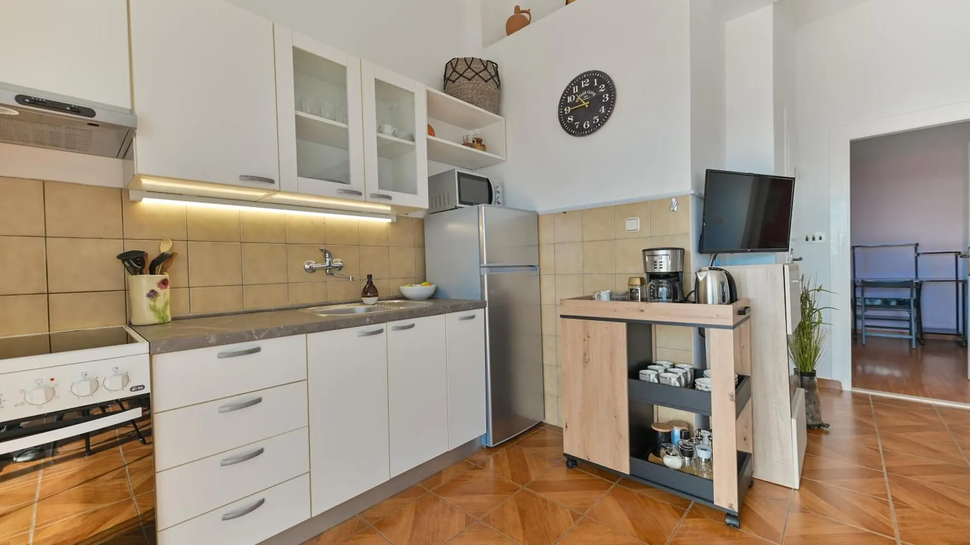 Villa Grande Vista - Spacious 3 Bedroom Apartment With Large Terrace And Fantastic Sea View Trogir Croatia
